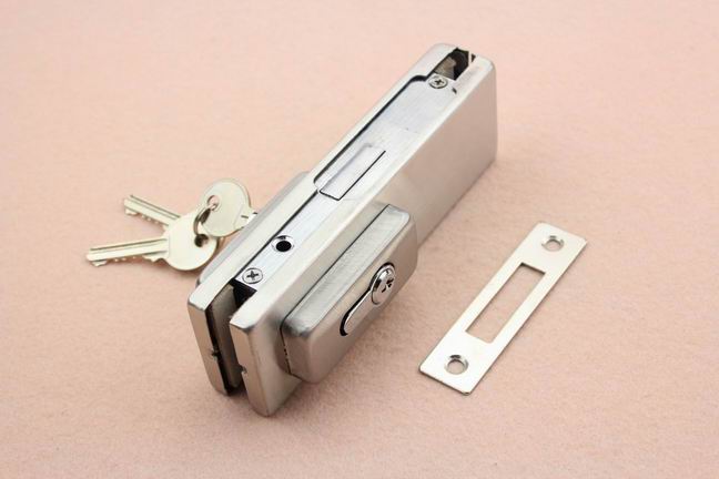 怎么選擇好的玻璃門鎖夾？