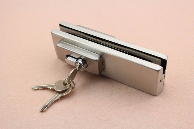 怎么選擇好的玻璃門鎖夾？